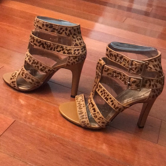BCBG NEW unique and rare leopard print fur & leather spiked heels - Picture 2 of 8